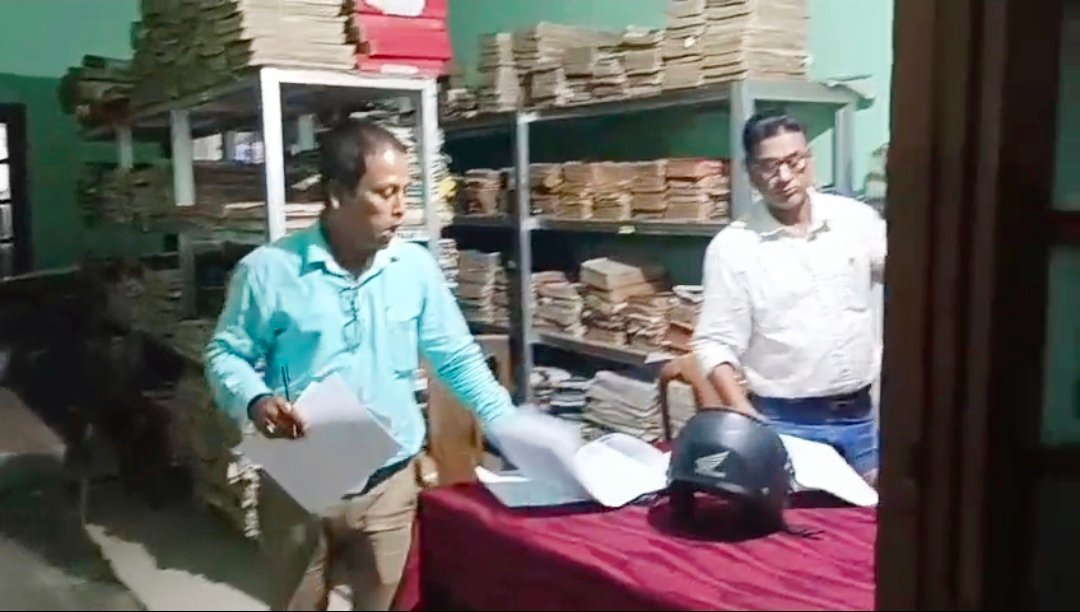 মুখ্যমন্ত্রীর নির্দেশ ও সরকারি সময়সীমা পেরিয়েও সোনাই সার্কেল অফিসে রাতের অন্ধকারে কাজ!