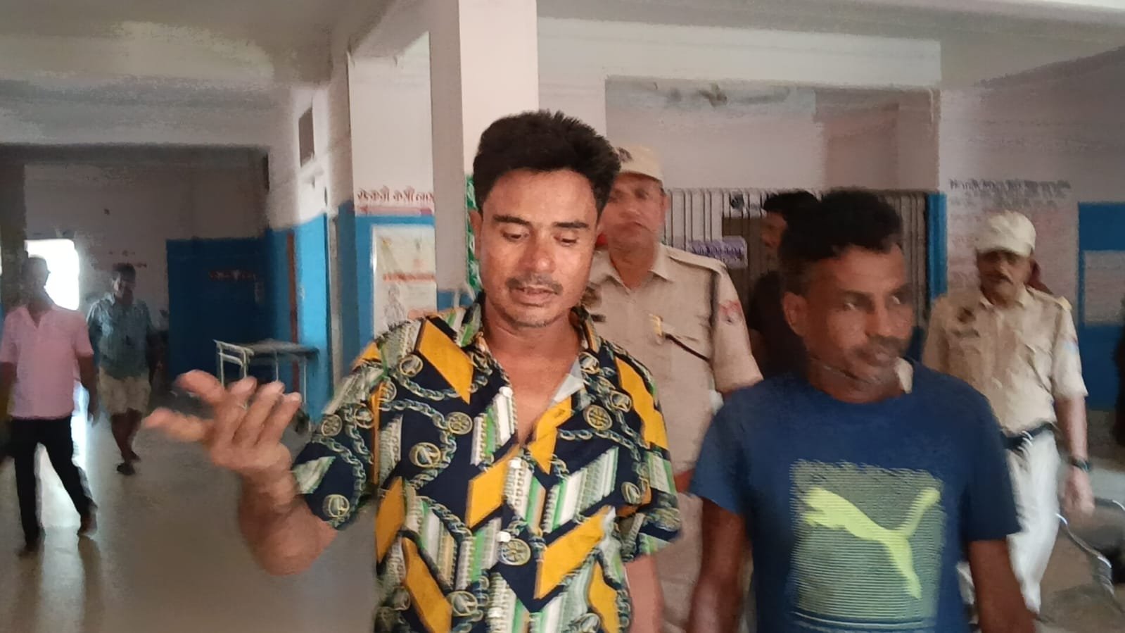 লকআপে থেকেই ভিডিপি সদস্যদের হুমকি? মোটরসাইকেল চুরির অভিযোগে আটক তিন যুবককে ঘিরে মোহনখালে চাঞ্চল্য