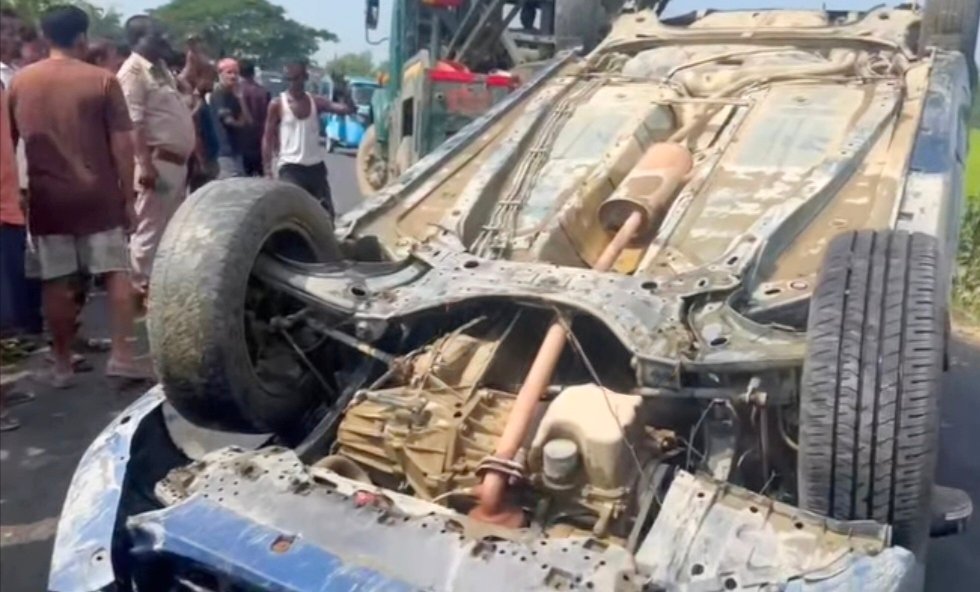 উধারবন্দের দুধপাতিলে ভয়াবহ দুর্ঘটনা, নিহত যুবতী, আহত ৪