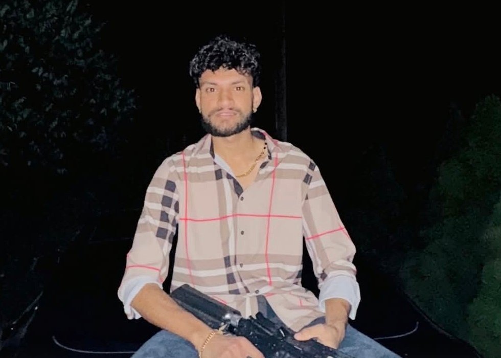 দেশের ভিতরেই উগ্র অপরাধী চক্রের দাপট! টাইগার শ্রফের গাড়িতে গুলি, লরেন্স বিষ্ণোই গ্যাংয়ের নাম ঘিরে চাঞ্চল্য